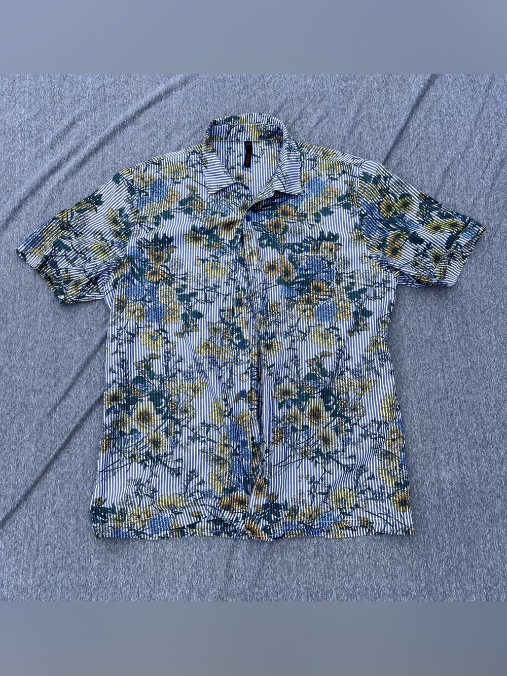 Smash Flowers and Stripes Button Down - Men’s Medium - Sunflower Pattern Print